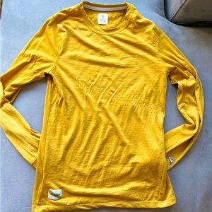 Tracksmith Harrier L/S size small